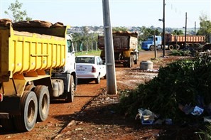 Mutirão de limpeza de fundos de vale em Maringá deve recolher mais de 600 toneladas de lixo